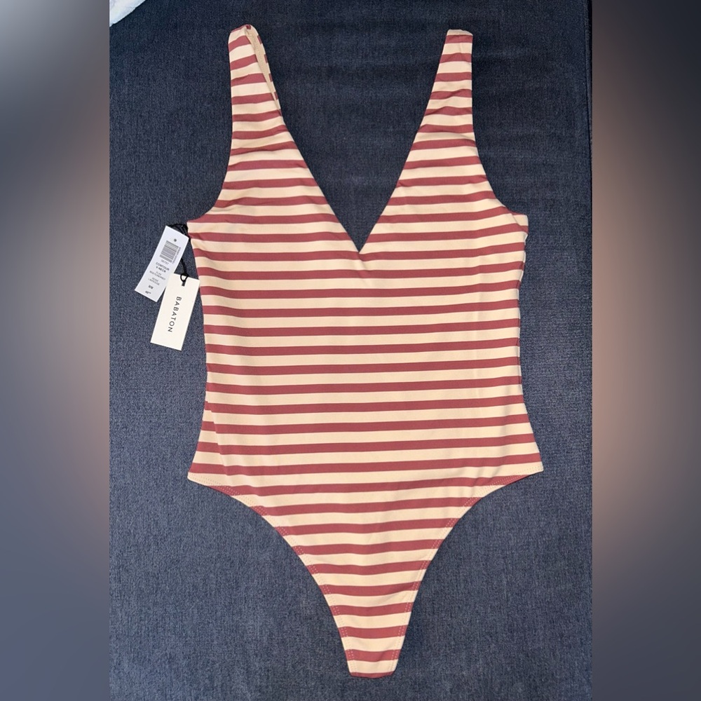 Aritzia Babaton Contour V-Neck Thong Bodysuit